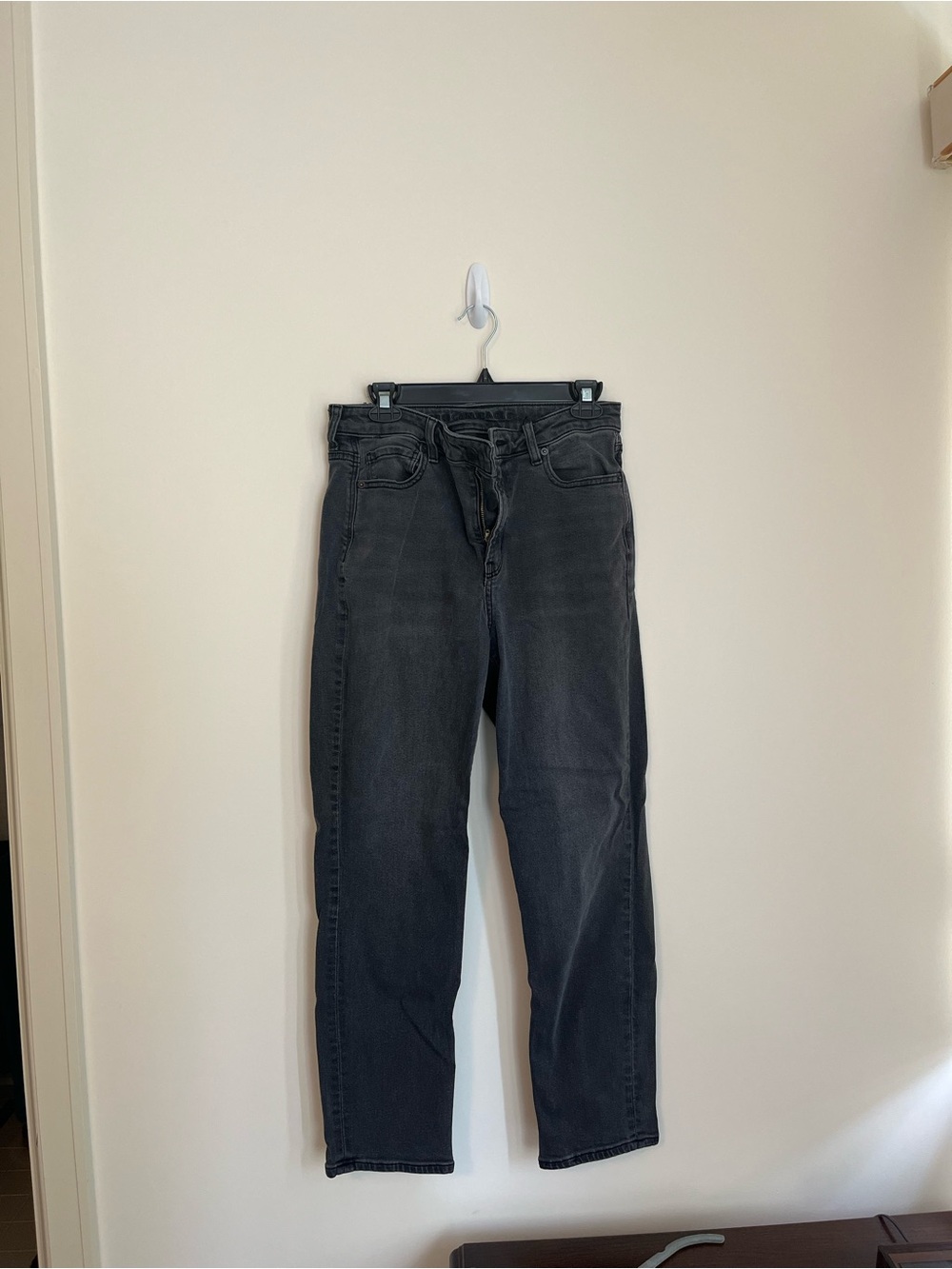 American Eagle high rise mom Jean